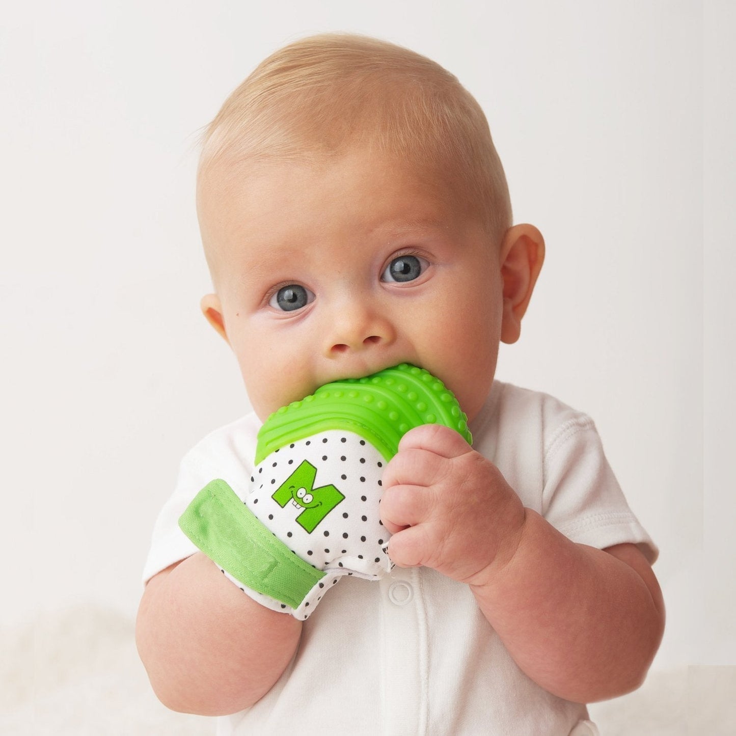 Baby Silicone Mitts Teething Mitten Glove Sound Teether Newborn Chewable Nursing Mittens Teether Natural stop Sucking Thumb Toy